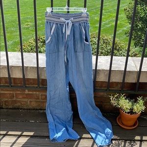 Rewash pants. Light blue. Size medium.